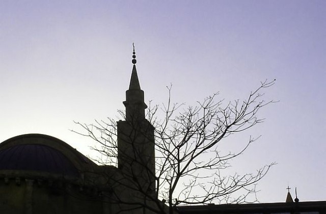 Руските власти задържаха 140 предполагаеми ислямисти в джамия