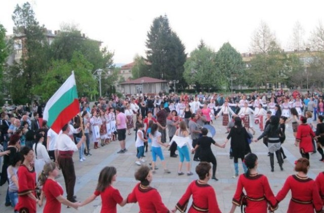 Отбелязаха Международния ден на танца в Гоце Делчев