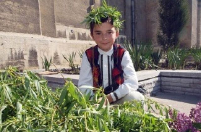 Цветница е!