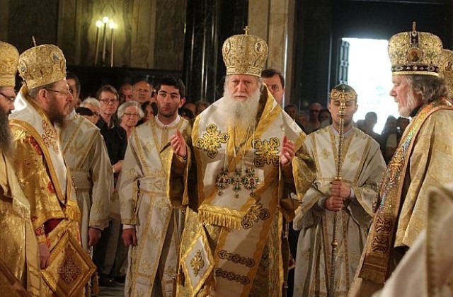 Патриарх Неофит оглави литургията за Цветница