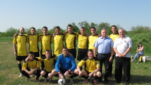 Мирослав Петков подкрепя самодейци осигури екипите на футболен отбор