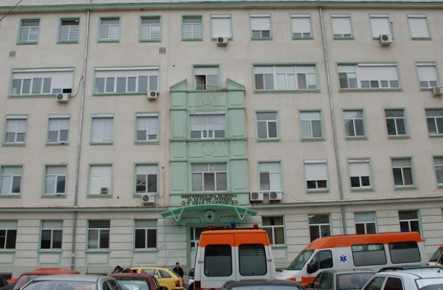 Тризнаци, ухапан от змия и двама възрастни мъже с травми от падане