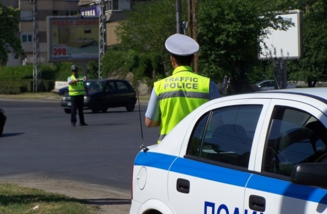 Полицията ще следи за пияни и неправоспособни водачи по празниците
