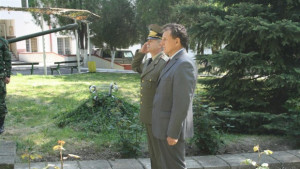 Областният управител поднесе венец по случай Деня на храбростта