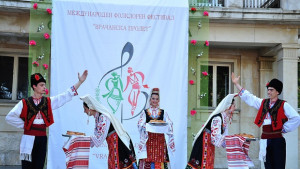 Фестивалът Врачанска пролет събра над 700 певци и танцьори