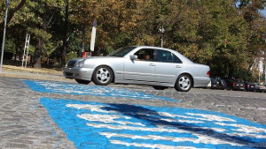 Паркиранията в Синя и Зелена зона намалели с 30 000