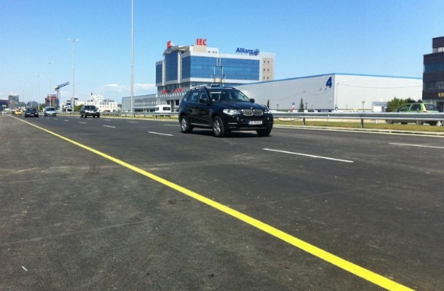 Автомобил на МВР отнесе пешеходец на „Цариградско шосе”