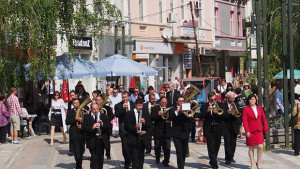 Празнично шествие и концерт за Първи май