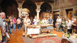 Дядо Григорий освети 3300 великденски яйца