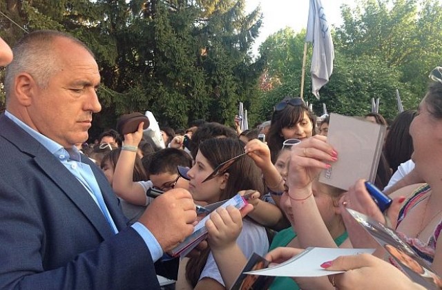 Борисов: За разлика от БСП, площадите по време на предизборната кампания на ГЕРБ са пълни