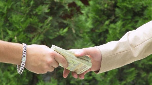 България още се бори трудно с корупцията и организираната престъпност