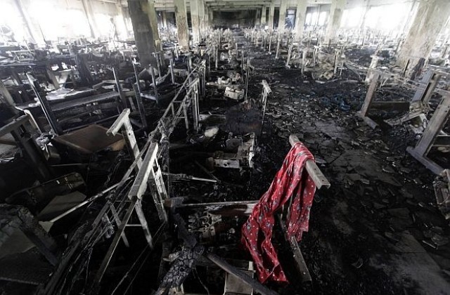 Броят на жертвите от срутването на сграда в Бангладеш надхвърли 500 души