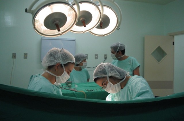 Първа по рода си операция спаси живота на двегодишно дете