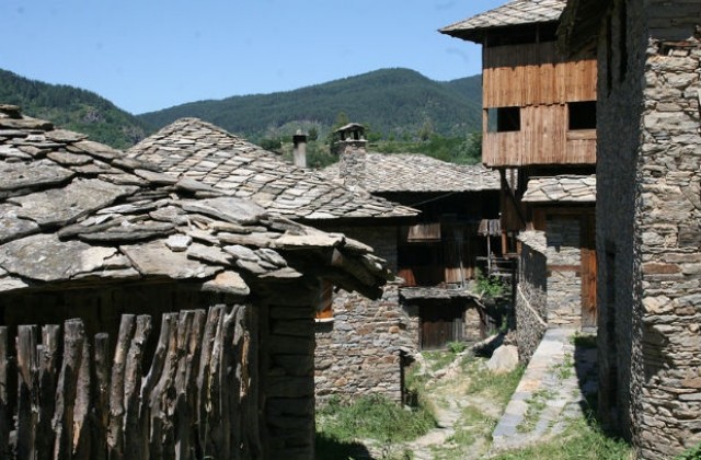 Къща-паметник на културата се срути в Ковачевица