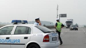 Моторист е с опасност за живота след катастрофа