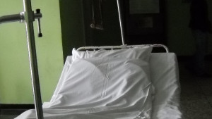 Младеж с черепномозъчна травма след катастрофа в Дряново