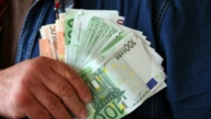 Все повече българи в Германия получават помощи за безработни и