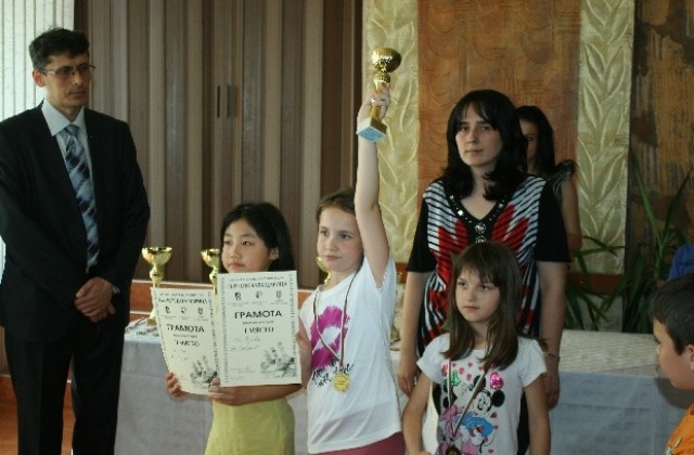 8-годишна от СКШПлевен 21 стана носител на Търновската царица
