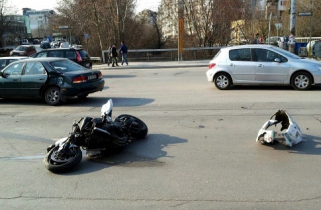 Моторист загина при катастрофа