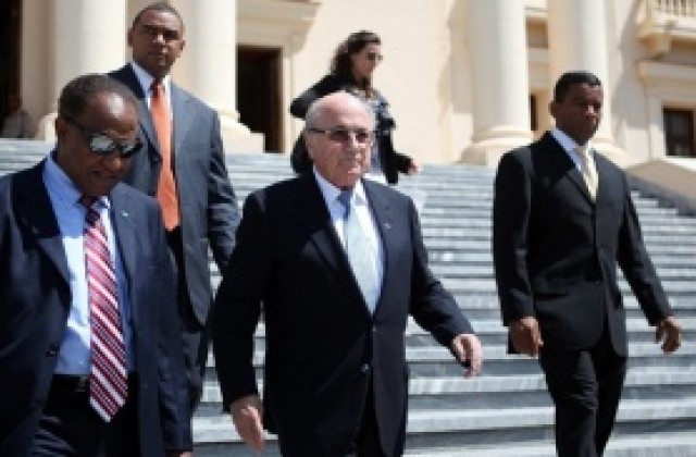 ФИФА готова да наказва расизма с изпадане