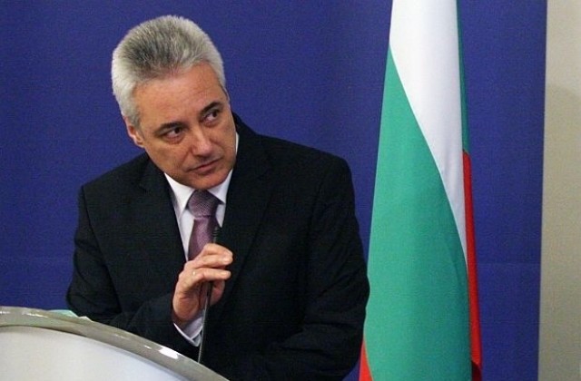 Политическите сили да стимулират гражданите да гласуват, призова Райков