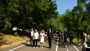 Централната алея на Бунарджика с нов асфалт и велоалея