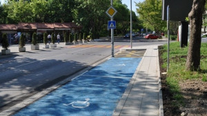 Още 30 места за паркиране до Флората