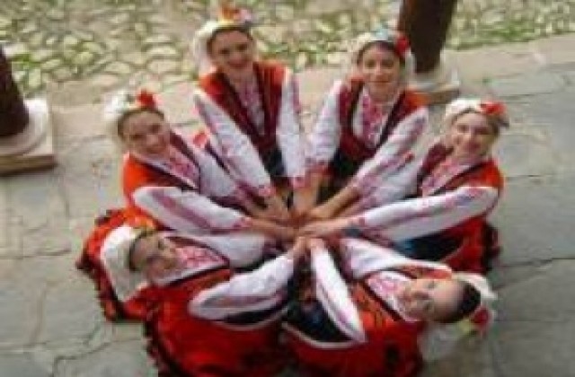 Наградиха призьорите във фолклорния събор в Кермен