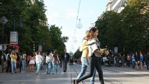 Младите българи виждат бъдещето си в чужбина