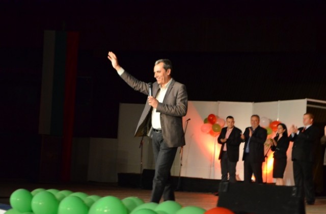 Пламен Орешарски: На 12 май държавата поема по нов път на развитие