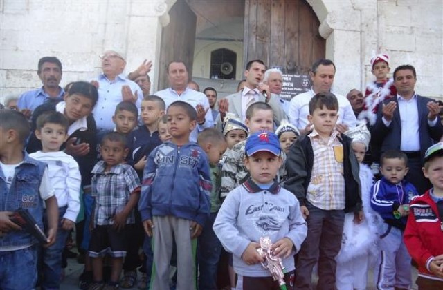 Традиционният масов сюнет под патронажа на ДПС-Шумен събра над 300 деца