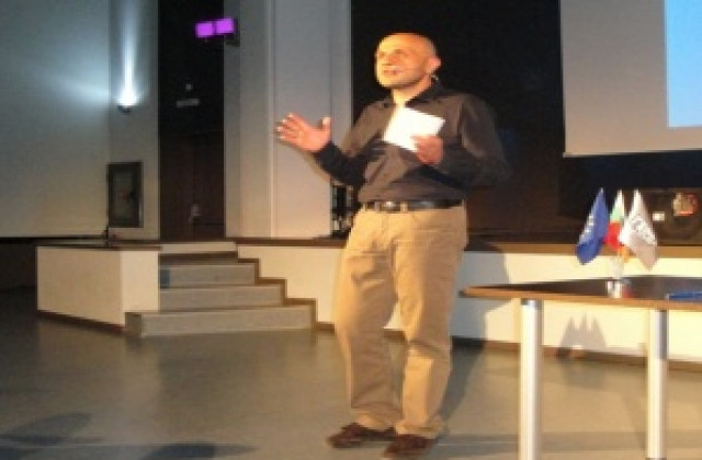 Томислав Дончев: Реалната възможност пред страната ни при съхранена стабилност е икономически растеж от 4% годишно