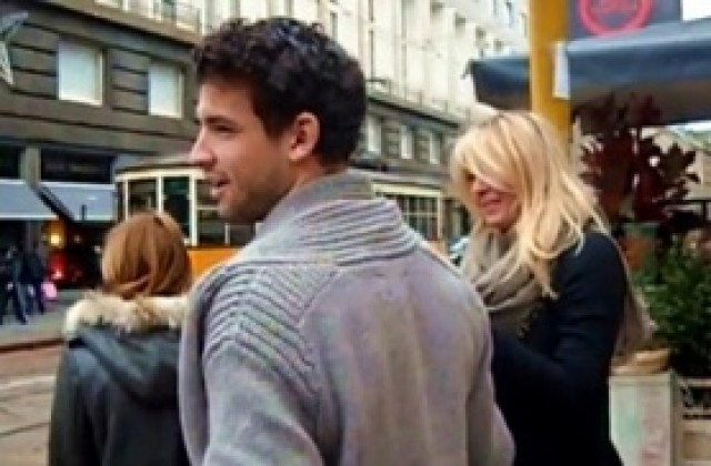 Най-накрая! Вижте целувките на Гришо и Шарапова!