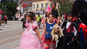 Карнавалното шествие на СОУ Цар Симеон Велики