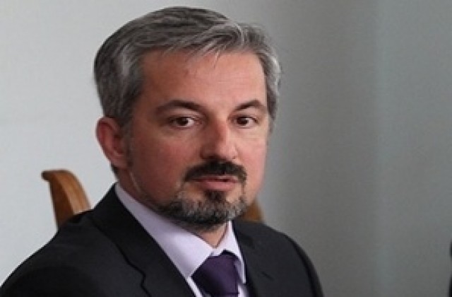 Министър Роман Василев участва в е-конференция в Свищов