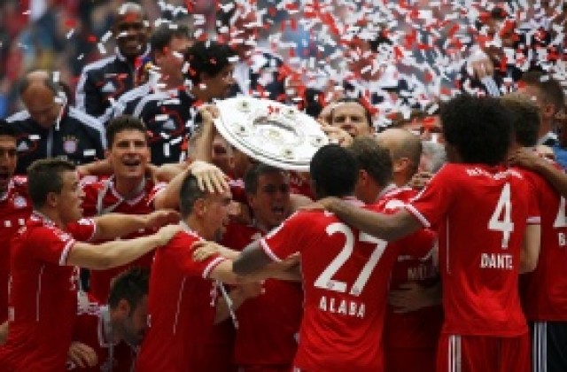 Наградиха шампиона Байерн след 3:0 над Аугсбург