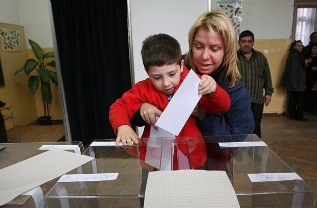 Над 250 000 в Пазараджик избират 9 депутата