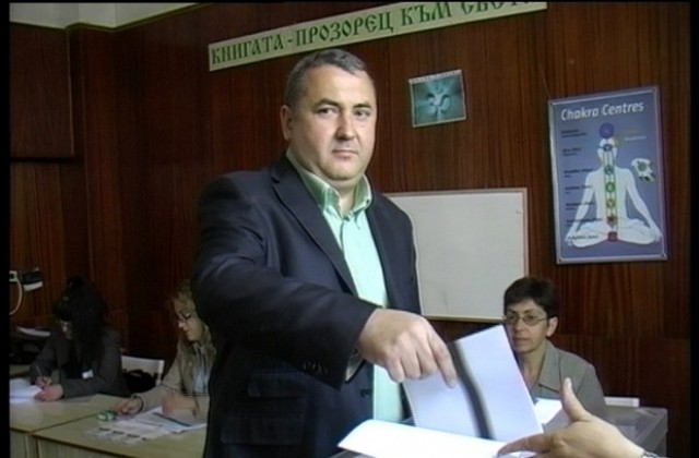 Емил Гущеров: Гласувах за по-добро бъдеще на Дупница и Кюстендилска област
