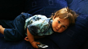 Мобилен телефон за деца до 9 години