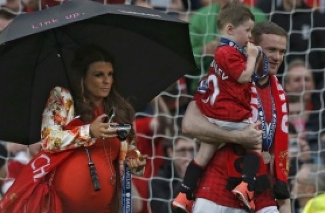 „Театърът на мечтите“ освирка Рууни при получаването на медала