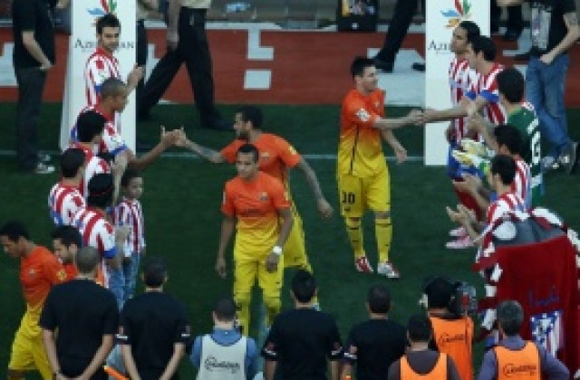 ВИДЕО: Нелеп автогол донесе успех на Барса срещу Атлетико, Меси пак се контузи