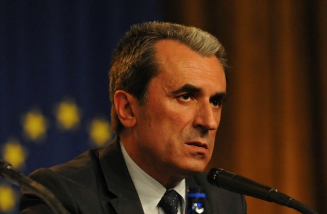 Пламен Орешарски: Трябва да се стопира прилагания натиск върху бизнеса