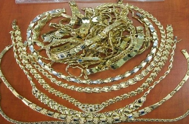 5 фирми на търг за 13 кг. злато в НАП