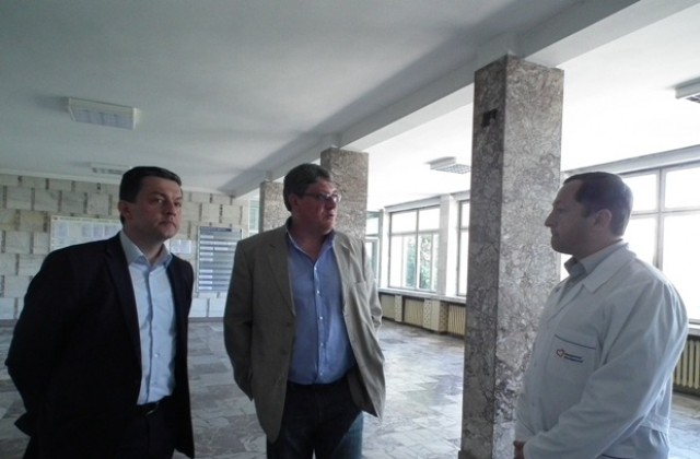 Търсят решение за проблемите на болницата в Севлиево