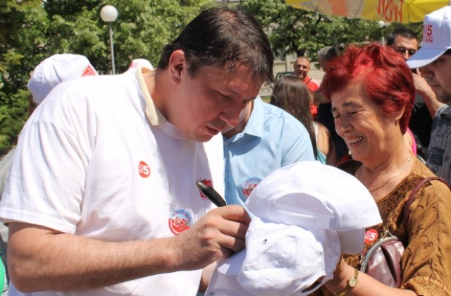 Куюмджиев: „Коалиция за България единствена е увеличила доверието у хората