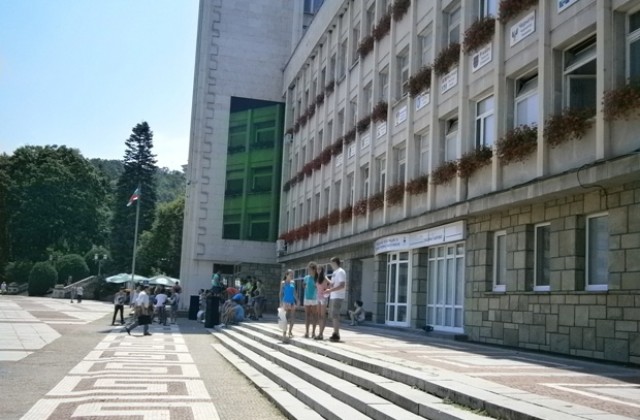 Последен ден за премахване на предизборната агитация