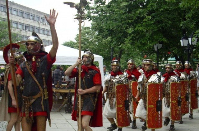 Започва Уикенд туризъм, прабългари и римски войни ще населят площада