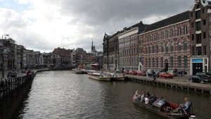 Холандците са в смут от българска измама със социалната им