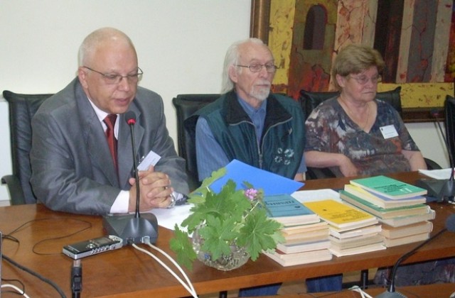 Проф. Буров: Катедрата по съвременен български език на ВТУ е стожер на националната българистика