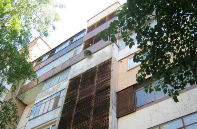 80-годишна жена е обгазена при пожара в кв. “Дружба”